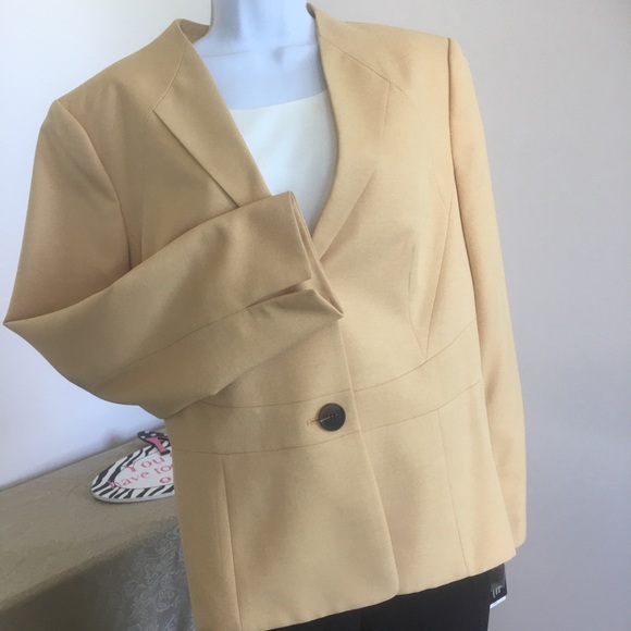 Tan lined jacket - Picture 3 of 4
